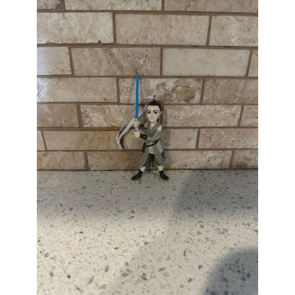 Hallmark Star Wars Jedi Rey Holiday Christmas Tree Ornament‎